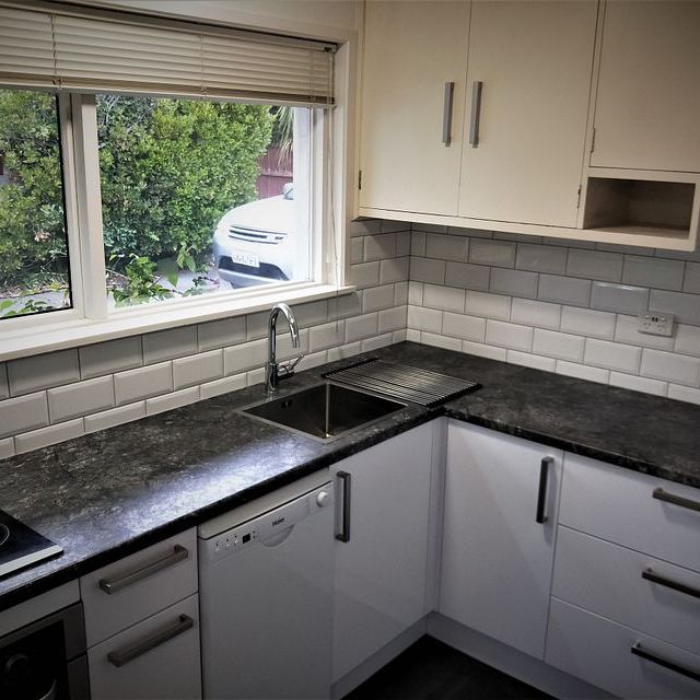 Warm,modern,quality,private,quiet,perfect location - Photo 1