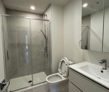 285 Boul. Hymus - Photo 1