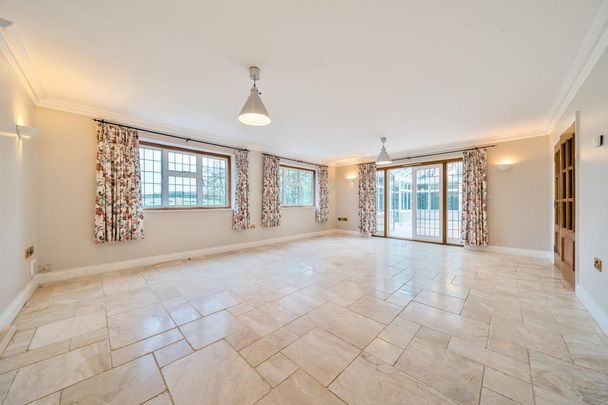 6 bedroom detached house to rent - Photo 1