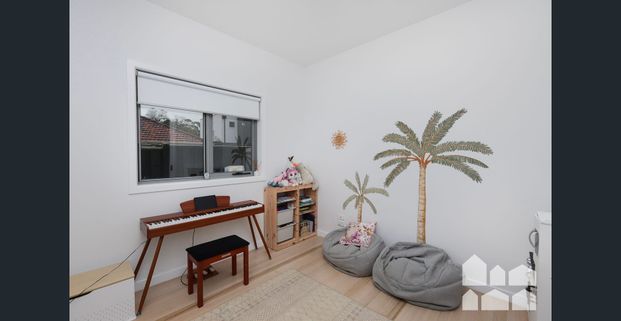 Large Home Within Walking Distance To Yarraville Village - Photo 1