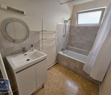 Location Appartement 2 pièces 45m² POITIERS 86000 - Photo 4