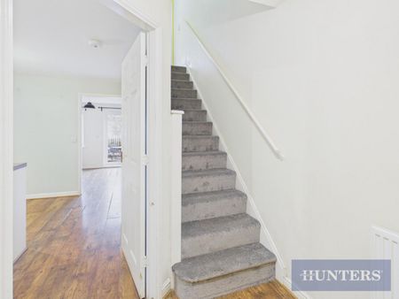 3 bedroom House To Let - Photo 2