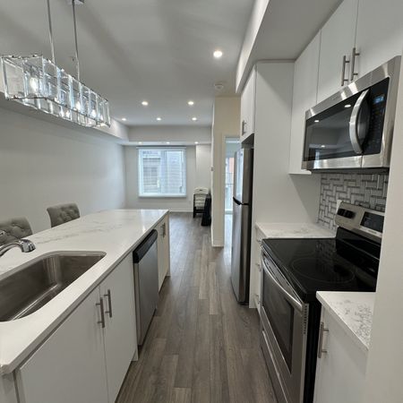 For Lease - 2635 William Jackson Drive Unit# 311, Pickering, Ontario - Photo 5