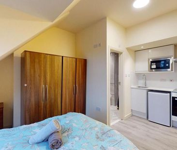 Studio to rent - Photo 2