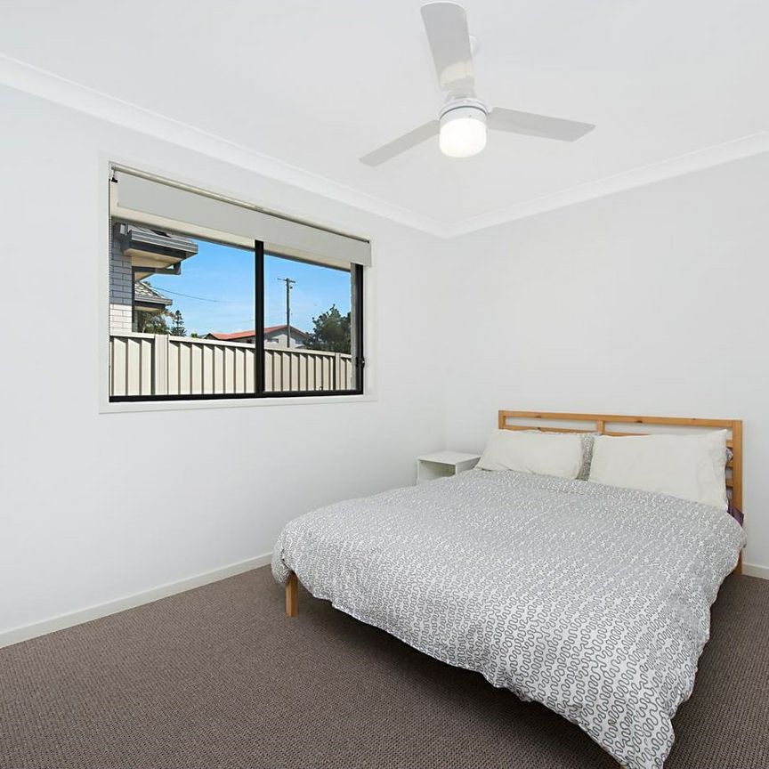 15 Luxor Street, Southport QLD 4215 - House For Rent - $900 | Domain - Photo 1