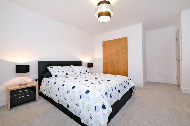 5 bedroom detached house to rent - Photo 1