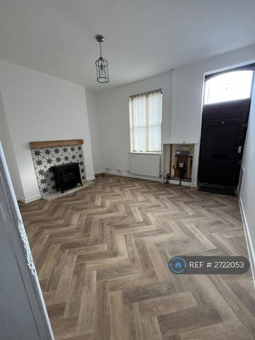 2 bedroom terraced house to rent - Photo 4