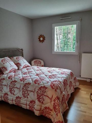 Location Appartement 5 pièces 123m² LE BOUSCAT 33110 - Photo 3