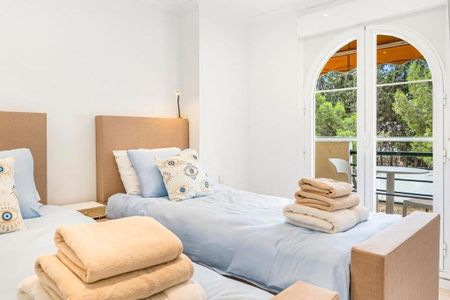 Luxury Apartment for rent in Nueva Andalucia, Spain - Photo 5