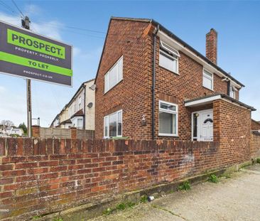 3 bedroom detached house to rent - Photo 3