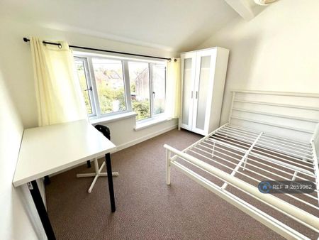 3 bedroom semi-detached house to rent - Photo 5