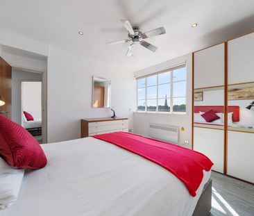 Roland Gardens - Photo 1