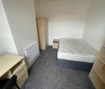 4 Bed Student Accommodation - Photo 5