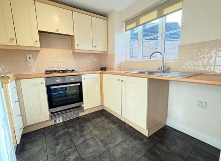 2 bedroom semi-detached house to rent - Photo 3