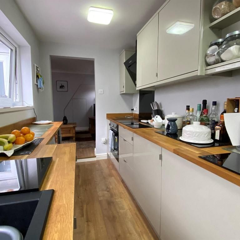 2 bedroom semi-detached house to rent - Photo 1
