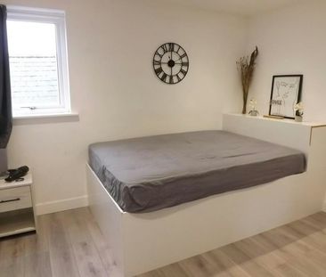 Flat to rent on - Photo 6