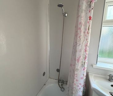 1 Bed Maisonette, Shere Road, IG2 - Photo 1