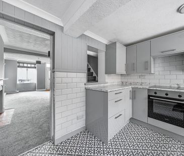 2 bedroom terraced house to rent - Photo 4