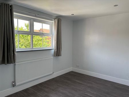 4 BED Terraced House To rent - Photo 4