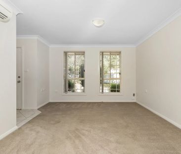 Freshly Painted Two-Bedroom Villa With Garden Maintenance Included - Photo 6