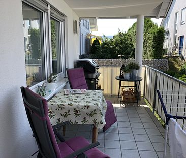 Gomaringen: Sehr gepflegte 4 Zimmer-Wohnung im 3-Familienhaus - Photo 2