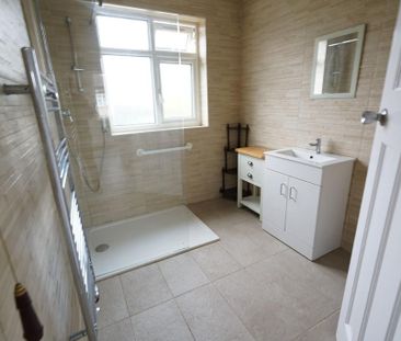 3 bedroom semi-detached house to rent - Photo 2