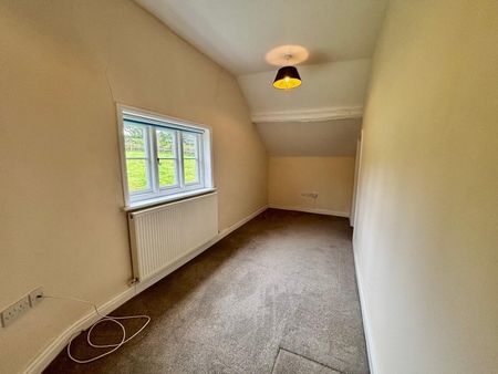 Winsford, Darnhall - Photo 4