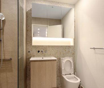 Near New One Bedroom in Prime Location. Fully Furnished! - Photo 4