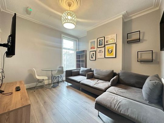 4 bedroom terraced house to rent - Photo 1