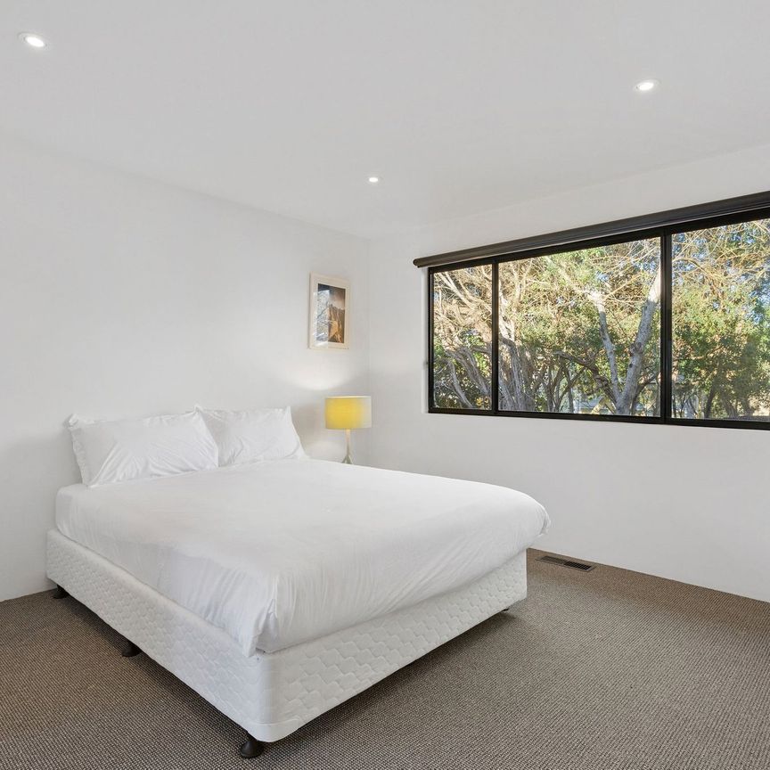 12 Roscius Place, Sorrento - Photo 1