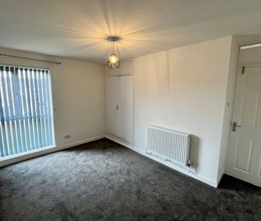 Olive Close - Photo 5