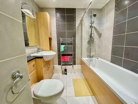 Pine Grange, Bath Road, Bournemouth, BH1 - Photo 2