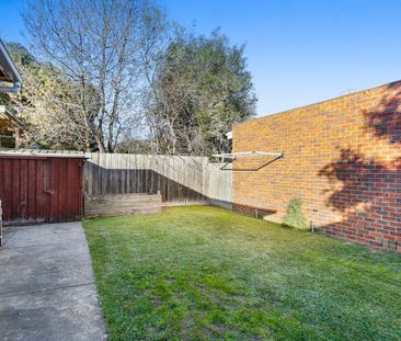 31 Curtin Avenue, Brunswick West VIC 3055 - Photo 4