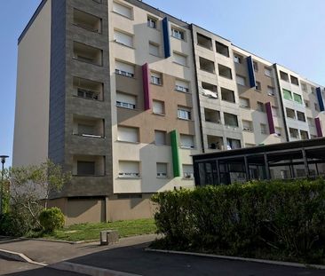 T4 AVEC ASCENSEUR ET BALCON WITTELSHEIM QUARTIER THUR - Photo 2