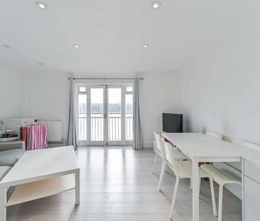 Amhurst Walk, Thamesmead, SE28 - Photo 1