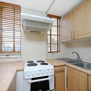 Studio to rent - Photo 2