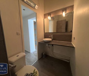 Location Appartement 1 pièce 46m² MARSEILLE 3ème - Photo 6