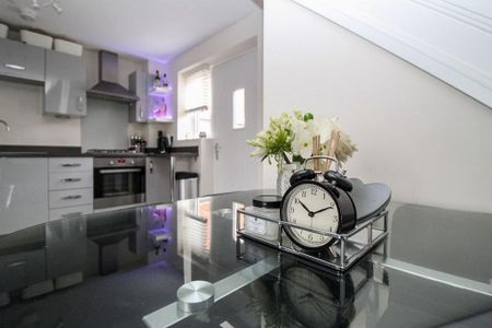 2 bedroom terraced house to rent - Photo 4