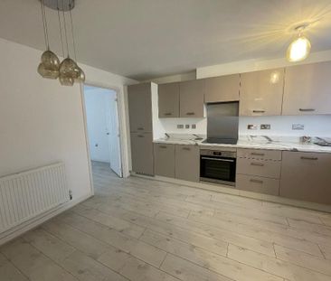 3 Bedroom Semi Detached House To Rent - Photo 2