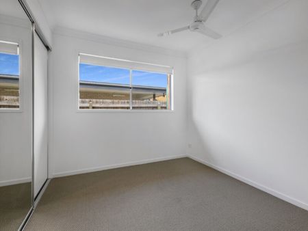 Beautiful Family Home in Orchard Estate - Photo 2