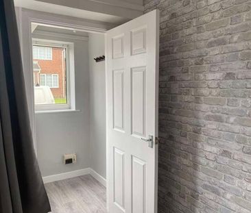 Varley Gardens, Flanderwell, Rotherham, S66 - Photo 1