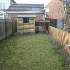 2 bedroom mews to rent - Photo 3