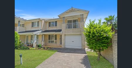 Large Three bedroom Home with air conditioning in selective school zone - Photo 3