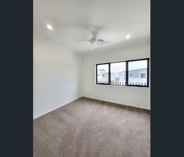 3 BED TOWNHOUSE FOR LEASE, $880 per week. - Photo 5