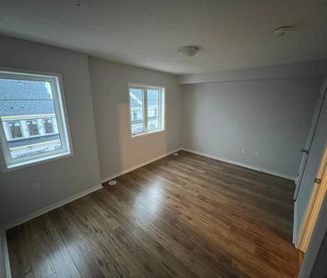 For Lease - 2735 Deputy Minister Path, Oshawa, Ontario - Photo 5