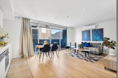 Spacious 2 Bedrooms Unfurnished Apartment - Photo 2