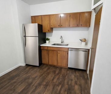 For Lease - 381 Dundas Street, Toronto, Ontario - Photo 1