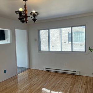 Beau 41/2 Rénové Au Gout Du Jours! - Photo 2