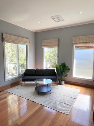 Surrey Hills - Photo 1