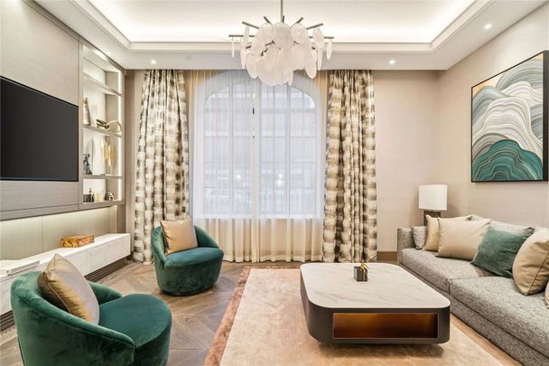 A stunning two-bedroom apartment at 8 Chesterfield Hill, fully furnished to a high standard. - Photo 1